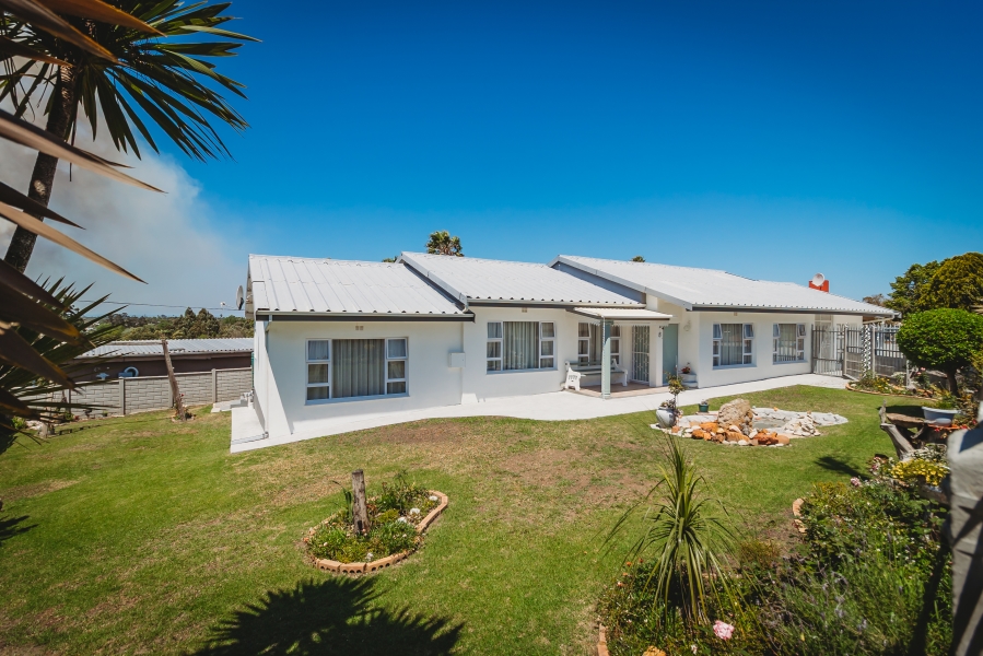 5 Bedroom Property for Sale in Denneoord Western Cape